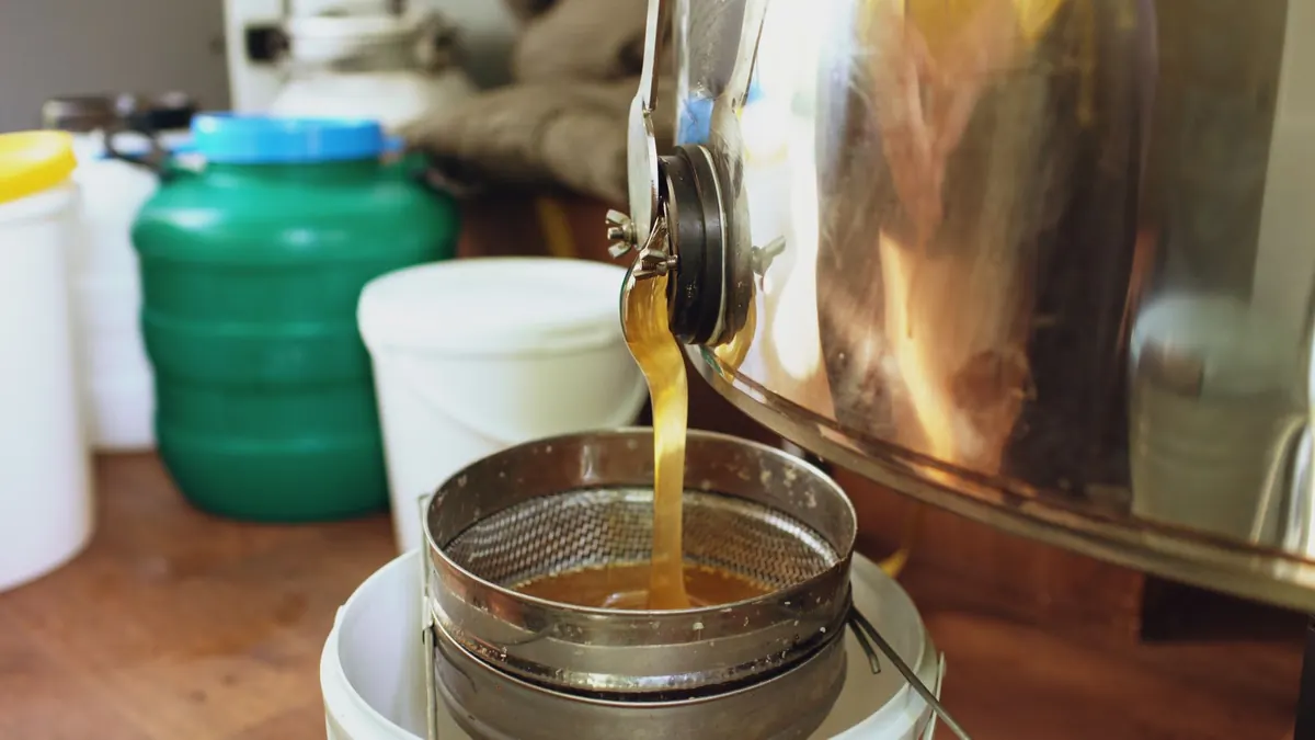 How to Harvest Honey Without Harming Your Bees: A Step-by-Step Guide for Beginners